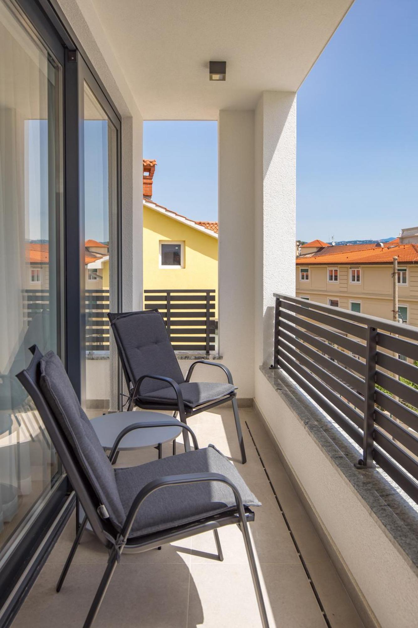 Belinda Apartments With Balcony Opatija Buitenkant foto